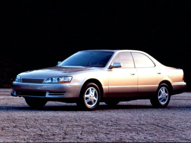 Lexus ES 2.5 MT (172 л.с.) - II 1991 – 1994, седан