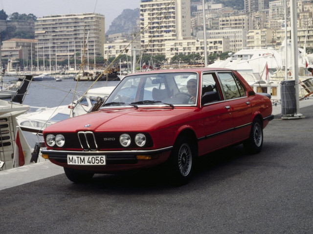 BMW 5 серии 2.0 AT (122 л.с.) - I (E12) Рестайлинг 1976 – 1981, седан