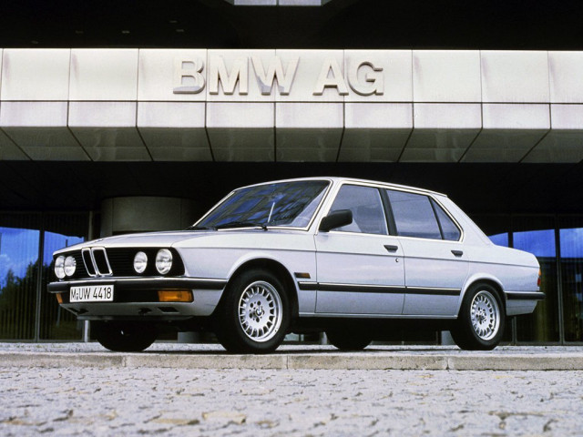 BMW 5 серии 2.7 MT (129 л.с.) - II (E28) 1981 – 1988, седан