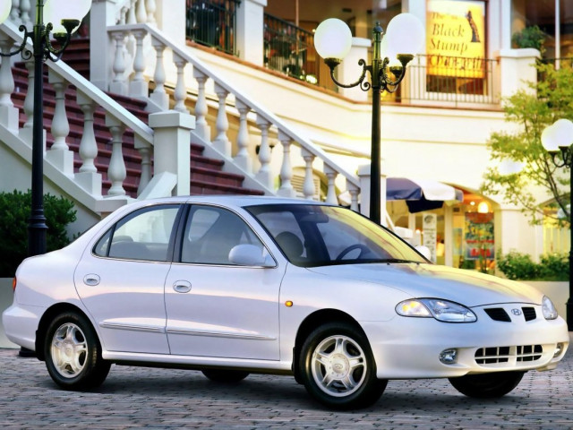 Hyundai Avante 1.5 MT (92 л.с.) - II Рестайлинг 1998 – 2000, седан