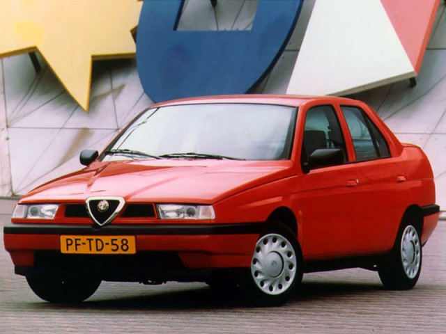 Alfa Romeo 155 2.5 MT (163 л.с.) - I Рестайлинг 1995 – 1997, седан