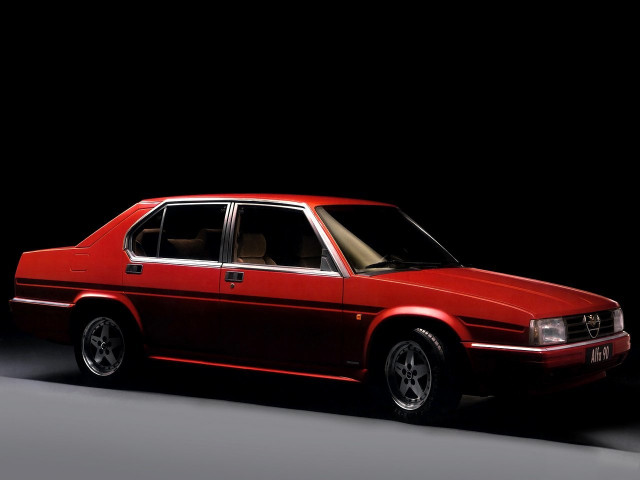 Alfa Romeo 90 2.5 MT (156 л.с.) -  1984 – 1987, седан