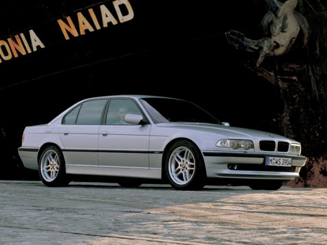 BMW 7 серии 3.5 AT (235 л.с.) - III (E38) Рестайлинг 1998 – 2001, седан