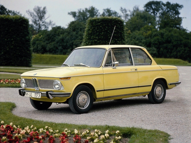 BMW 02 (E10) 2.0 MT (101 л.с.) - I 1966 – 1977, седан 2 дв.
