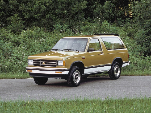 Chevrolet Blazer 2.8 MT 4x4 (125 л.с.) - I 1982 – 1990, внедорожник 3 дв.