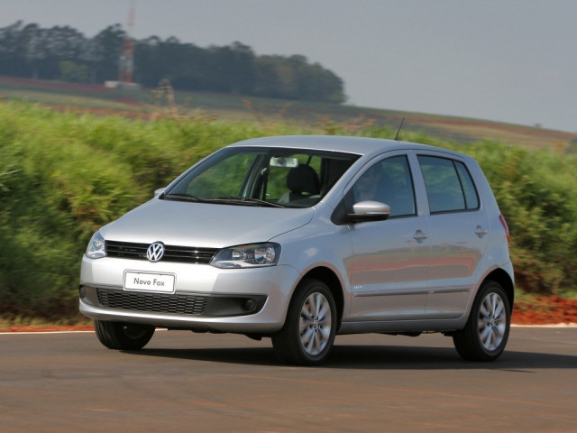 Volkswagen Fox 1.6 MT (101 л.с.) - I Рестайлинг 2009 – 2011, хэтчбек 5 дв.