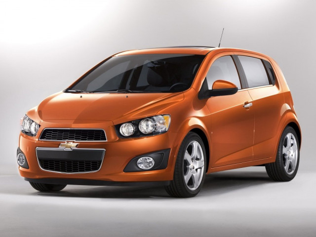 Chevrolet Sonic 1.4 MT (138 л.с.) - I 2011 – 2016, хэтчбек 5 дв.
