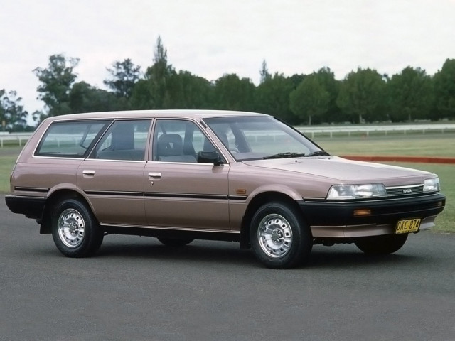Toyota Camry 2.0 MT (128 л.с.) - II (V20) 1986 – 1991, универсал 5 дв.