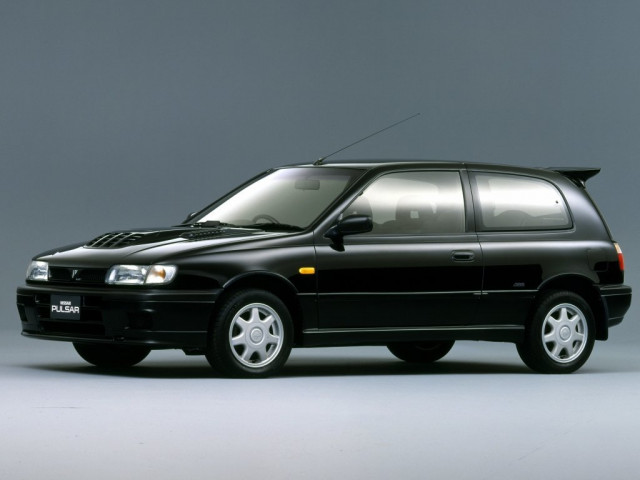 Nissan Pulsar 2.0 MT 4x4 (230 л.с.) - IV (N14) 1990 – 1995, хэтчбек 3 дв.