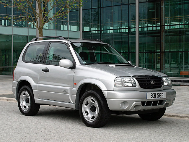 Suzuki Escudo 1.6 AT 4x4 (107 л.с.) - II 1997 – 2005, внедорожник 3 дв.