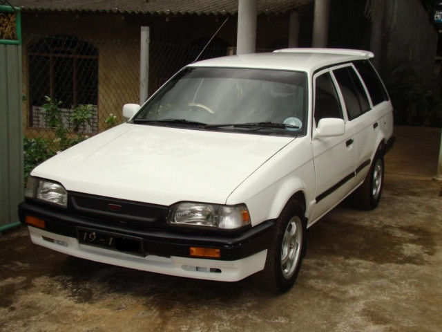 Mazda Familia 1.6 AT 4x4 (90 л.с.) - VI (BG) 1989 – 1994, универсал 5 дв.