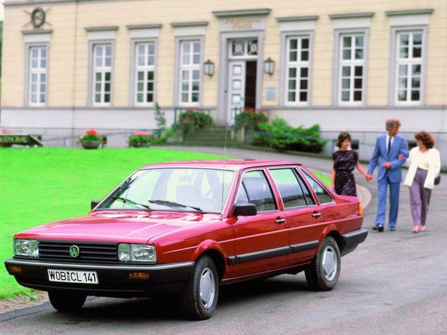 Volkswagen Passat 1.8 MT (87 л.с.) - B2 1980 – 1988, седан