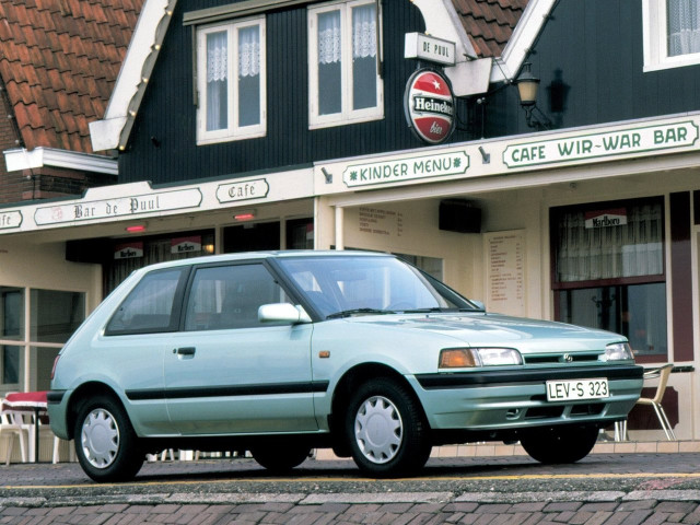 Mazda 323 1.6 AT 4x4 (90 л.с.) - IV (BG) 1989 – 1995, хэтчбек 3 дв.