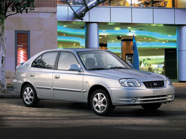 Hyundai Accent 1.6 MT (105 л.с.) - II Рестайлинг 2002 – 2005, хэтчбек 5 дв.