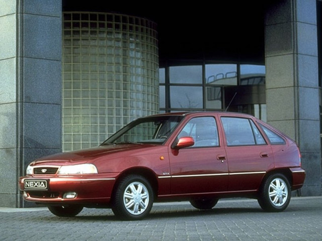 Daewoo Nexia 1.5 MT (75 л.с.) - I 1994 – 2008, хэтчбек 5 дв.