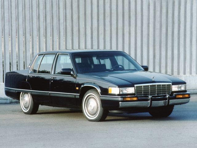 Cadillac Fleetwood 4.5 AT (182 л.с.) - I 1984 – 1992, седан