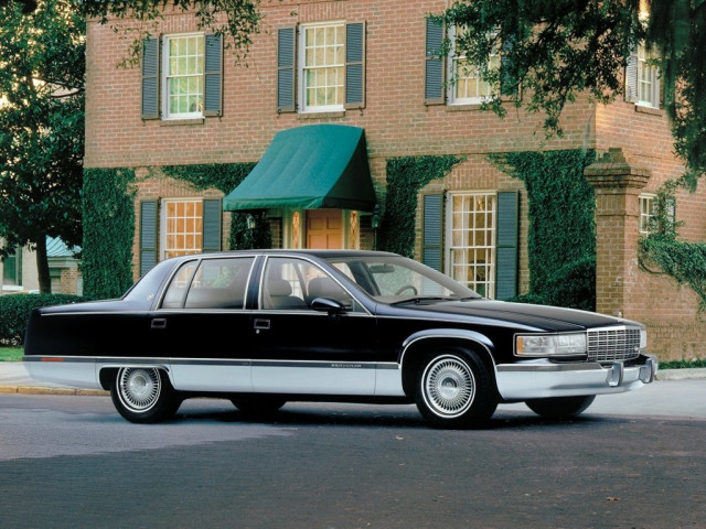 Cadillac Fleetwood 5.8 AT (188 л.с.) - II 1993 – 1996, седан