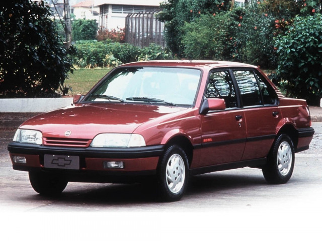 Chevrolet Monza 1.8 MT (98 л.с.) - I 1982 – 1996, седан