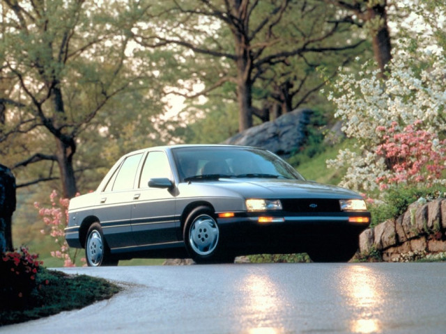 Chevrolet Corsica 2.2 AT (122 л.с.) -  1987 – 1996, седан