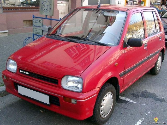 Daihatsu Cuore 0.9 MT (41 л.с.) - III (L200) 1990 – 1995, хэтчбек 5 дв.