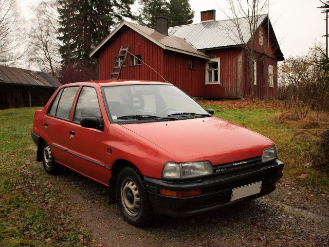 Daihatsu Charade 1.0D MT (37 л.с.) - III 1987 – 1993, седан