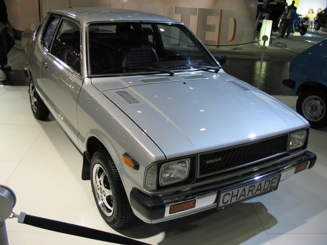 Daihatsu Charade 1.0 MT (50 л.с.) - I 1977 – 1983, хэтчбек 3 дв.
