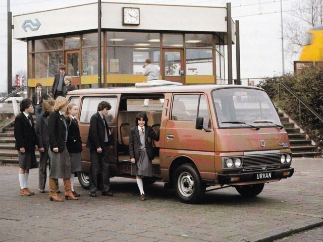 Datsun Urvan 2.3D MT (69 л.с.) - E23 1982 – 1988, минивэн