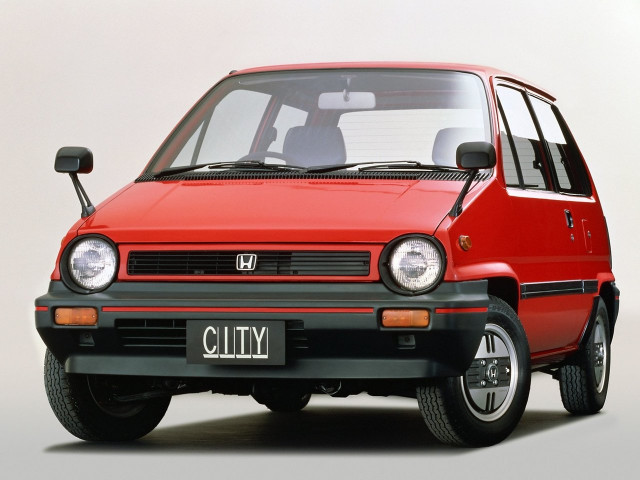 Honda City 1.3 MT (110 л.с.) - I 1981 – 1986, хэтчбек 3 дв.