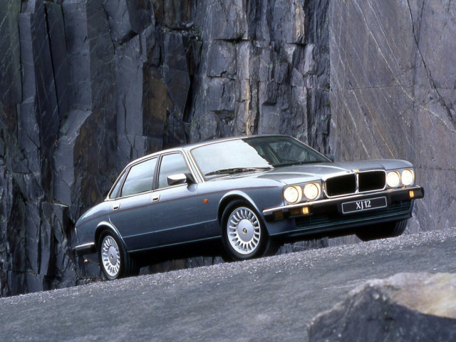 Jaguar XJ 4.0 AT (235 л.с.) - II (XJ40) 1986 – 1994, седан