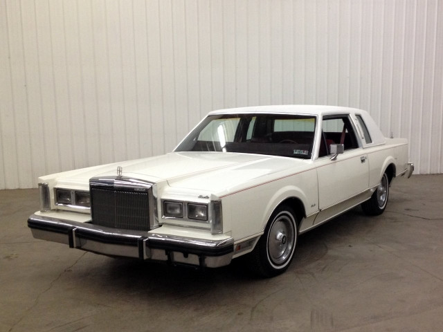 Lincoln Town Car 5.0 AT (225 л.с.) - I 1980 – 1989, купе