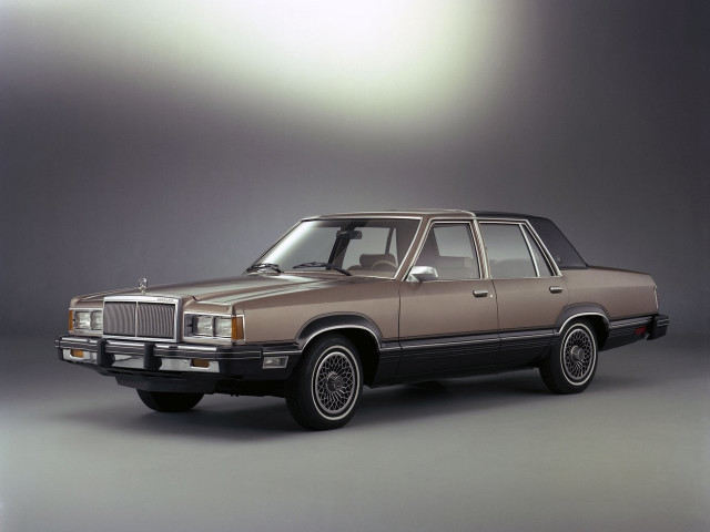 Mercury V седан 1981-1982
