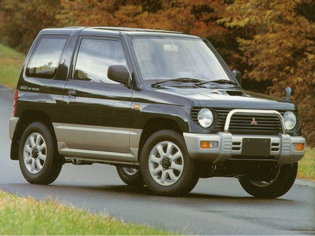 Mitsubishi Pajero Mini 0.7 MT 4x4 (52 л.с.) - I 1994 – 1998, внедорожник 3 дв.