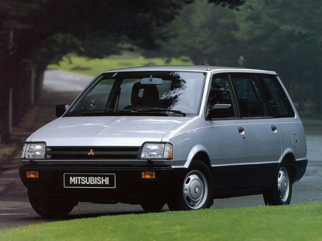 Mitsubishi Space Wagon 2.0 AT (101 л.с.) - I 1984 – 1991, компактвэн