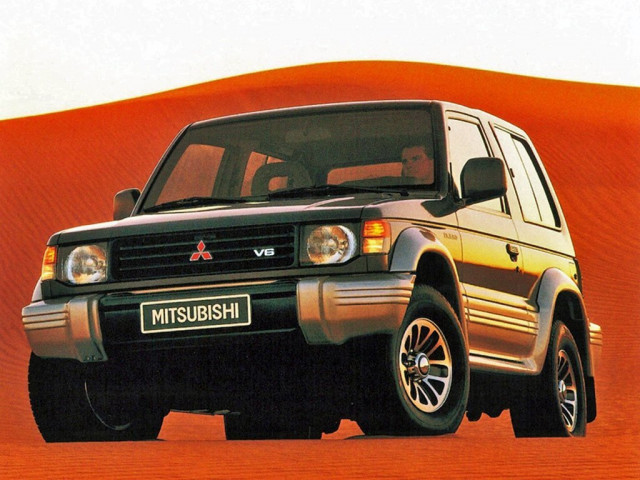 Mitsubishi Montero 3.5 AT 4x4 (208 л.с.) - II 1991 – 2000, внедорожник 3 дв.