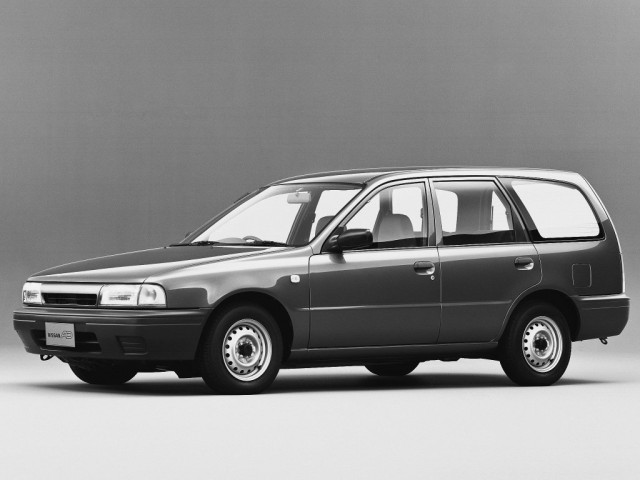 Nissan AD 1.5 MT 4x4 (105 л.с.) - I 1990 – 1996, универсал 5 дв.