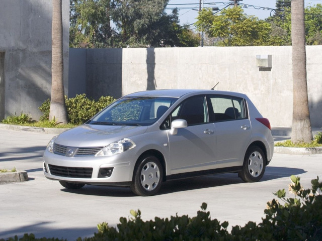 Nissan Versa 1.8 AT (122 л.с.) - I 2006 – 2012, хэтчбек 5 дв.