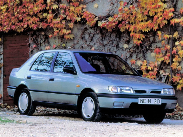 Nissan Sunny 1.6 AT (90 л.с.) - N14 1990 – 1995, седан