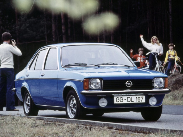 Opel Kadett 1.2 MT (52 л.с.) - C 1973 – 1979, седан