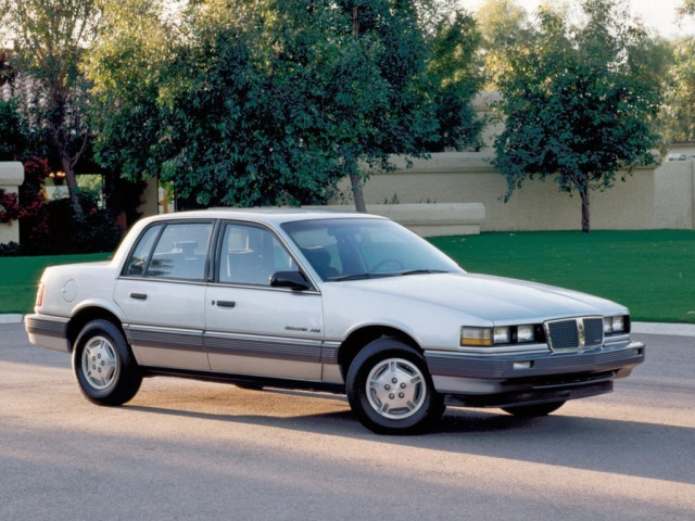 Pontiac Grand AM 2.3 AT (160 л.с.) - III 1984 – 1991, седан