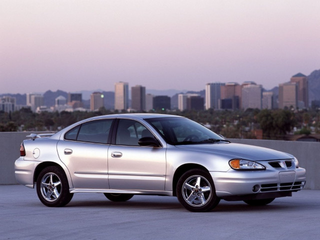 Pontiac Grand AM 2.4 MT (150 л.с.) - V 1998 – 2005, седан