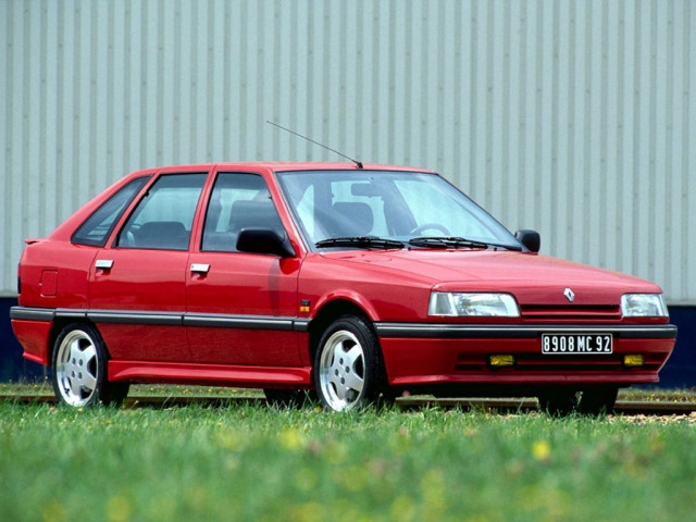 Renault 21 2.0 AT (105 л.с.) -  1986 – 1995, хэтчбек 5 дв.
