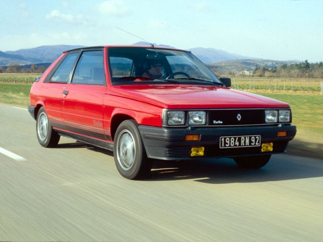 Renault 11 1.4 MT (115 л.с.) -  1983 – 1989, хэтчбек 3 дв.