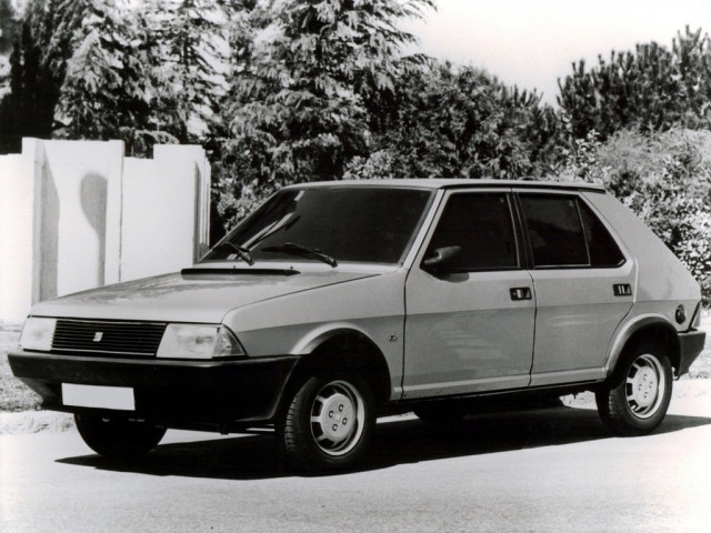 SEAT Ronda 1.2 MT (64 л.с.) -  1982 – 1988, хэтчбек 5 дв.