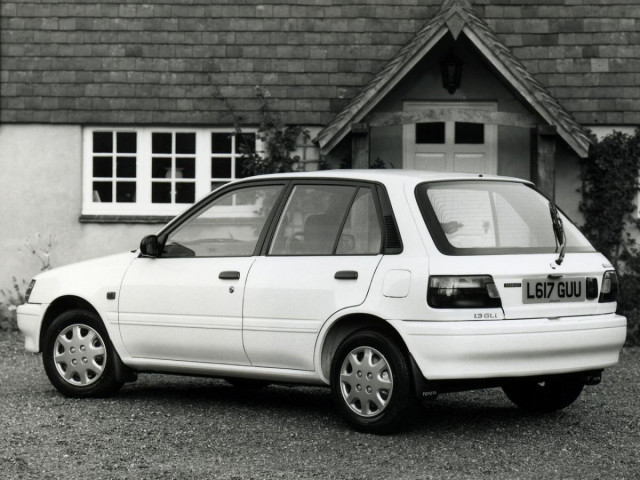 Toyota Starlet 1.4 MT 4x4 (97 л.с.) - IV (P80) 1989 – 1998, хэтчбек 5 дв.