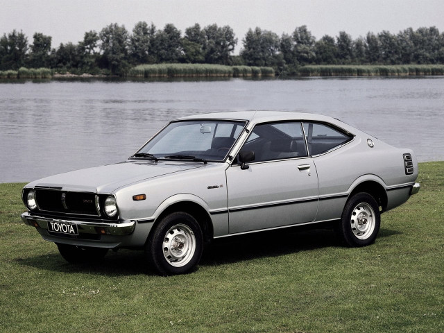 Toyota Corolla 1.6 MT (73 л.с.) - III (E30, E40, E50, E60) 1972 – 1980, лифтбек