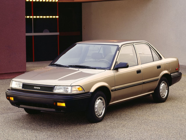 Toyota Corolla 1.6 AT (95 л.с.) - VI (E90) 1987 – 1993, седан