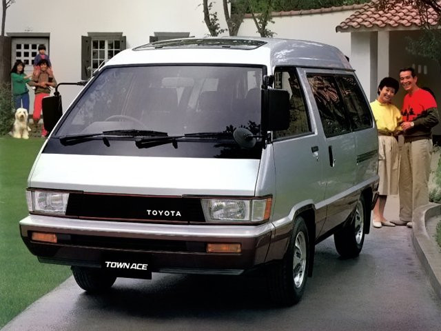 Toyota Town Ace 1.7 MT (84 л.с.) - I 1982 – 1988, компактвэн