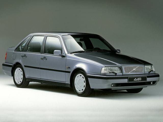 Volvo 440 1.8 MT (102 л.с.) -  1988 – 1997, хэтчбек 5 дв.