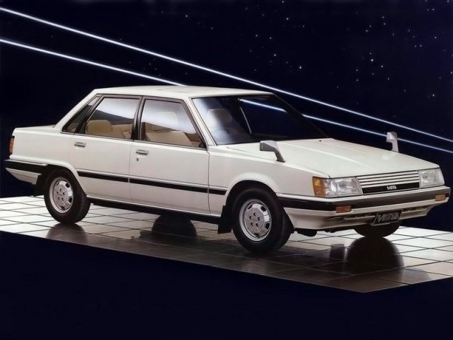 Toyota Vista 1.9 MT (100 л.с.) - I (V10) 1982 – 1986, седан