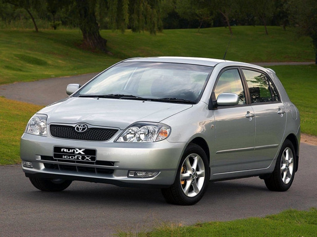Toyota Corolla 1.8 MT (136 л.с.) - IX (E120, E130) 2000 – 2004, хэтчбек 5 дв.